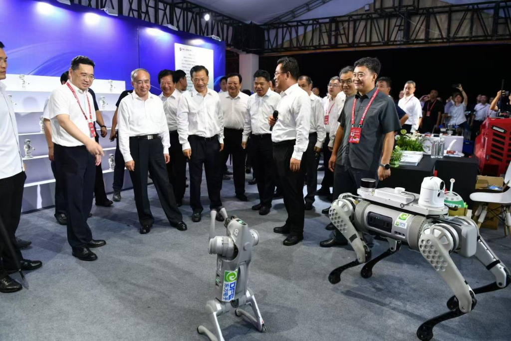 创新拥抱能源 携手低碳时代丨jiuyou.com电子亮相2024山东夏日“以旧换新”消费季暨国潮臻品馆烟台周活动